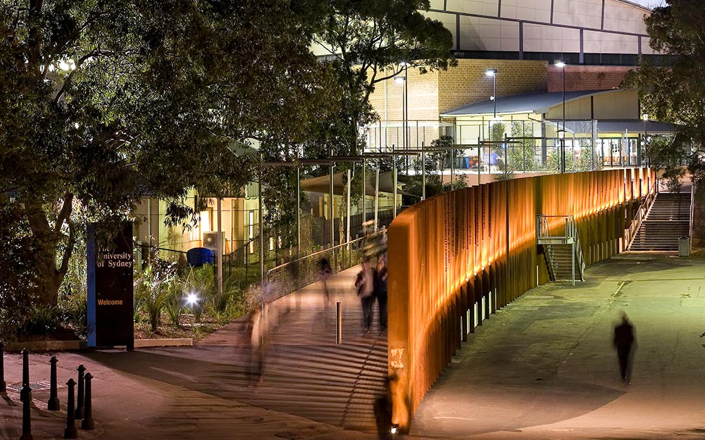 Working closely with architects TCL, Ronstan Tensile Architecture recommended the ABS3 anti-theft balustrade system for the Sydney University Balustrade. The theft and tamper resistant features of ABS3, along with its 20m+ (65ft) span capability, made it the ideal choice.