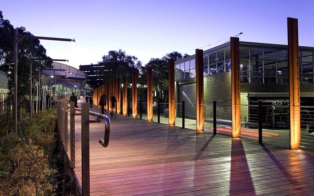 Working closely with architects TCL, Ronstan Tensile Architecture recommended the ABS3 anti-theft balustrade system for the Sydney University Balustrade. The theft and tamper resistant features of ABS3, along with its 20m+ (65ft) span capability, made it the ideal choice.