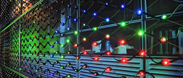 X-LED illumination system on X-TEND stainless steel tensile mesh